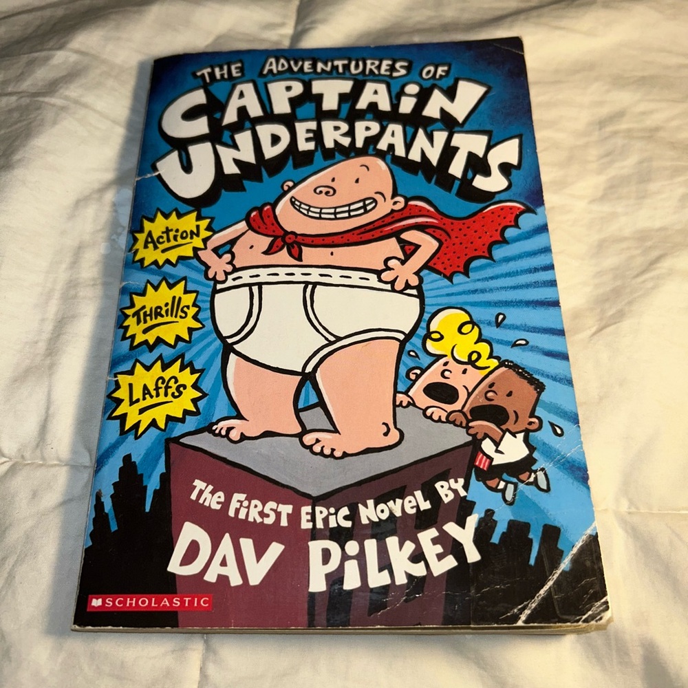 !*KIDS BOOKS 4/$10*! The Adventures Of Captain Underpants, Dav Pilkey, PB, 1997